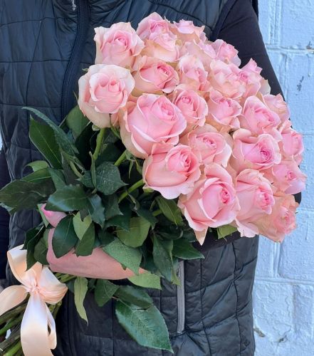"Объятия"- букет из роз с доставкой на дом в Саки